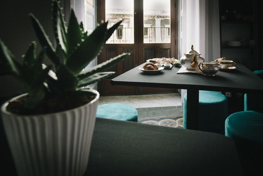 Agatha Cosy Hotell CTA Exteriör bild